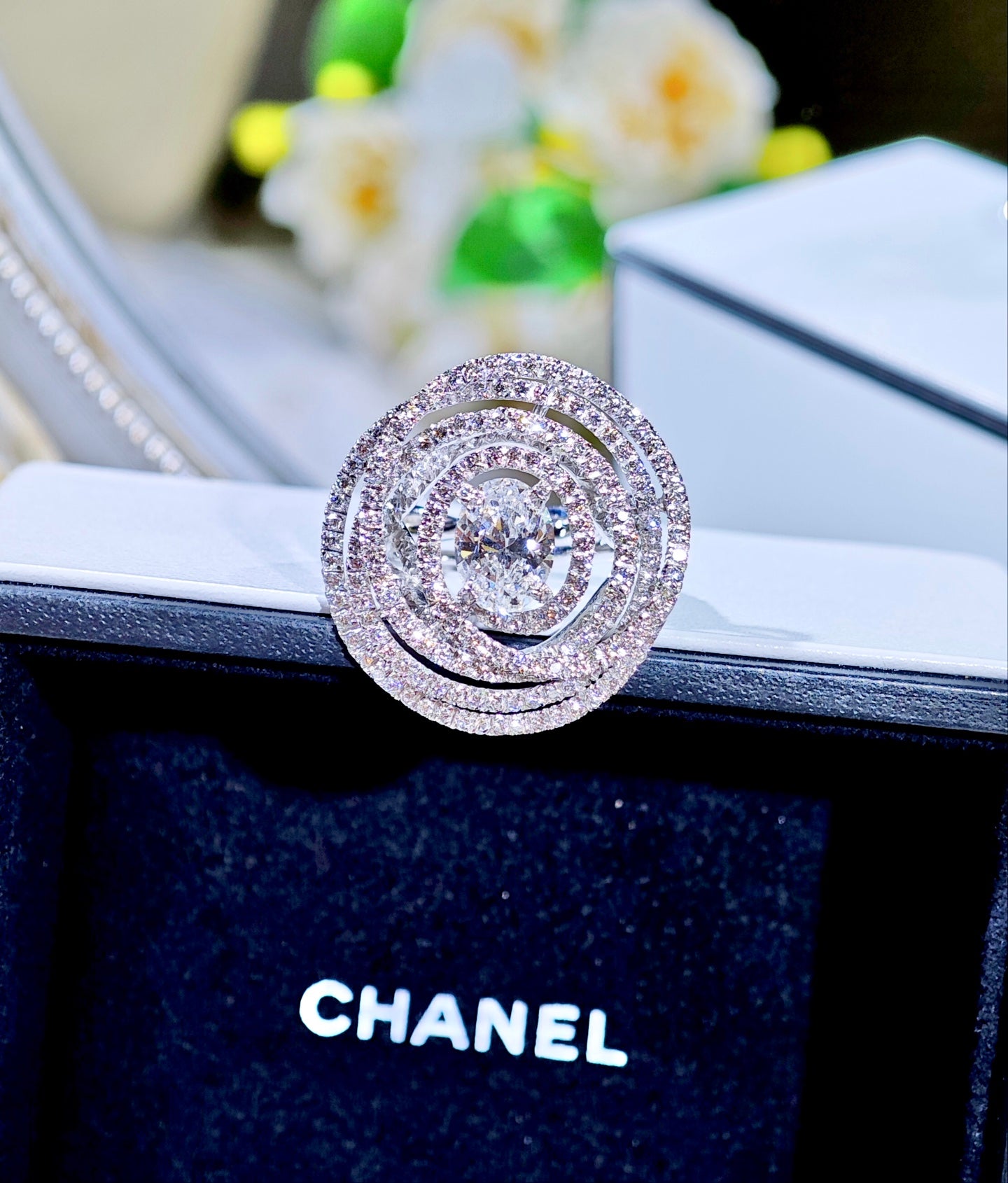 CHANEL oval diamond spiral ring with presentation box