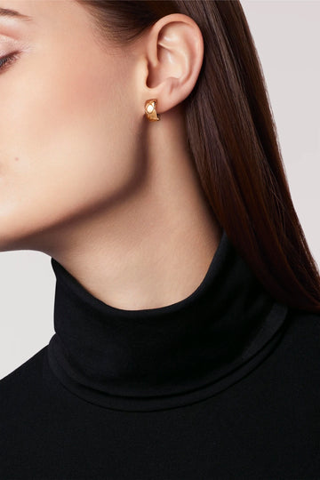 CHANEL COCO CRUSH Quilted Motif Earrings
