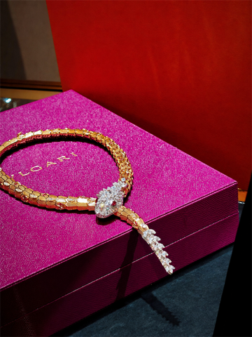 BVLGARI Serpenti high jewelry ruby and diamond lariat necklace, lariat and tassel view