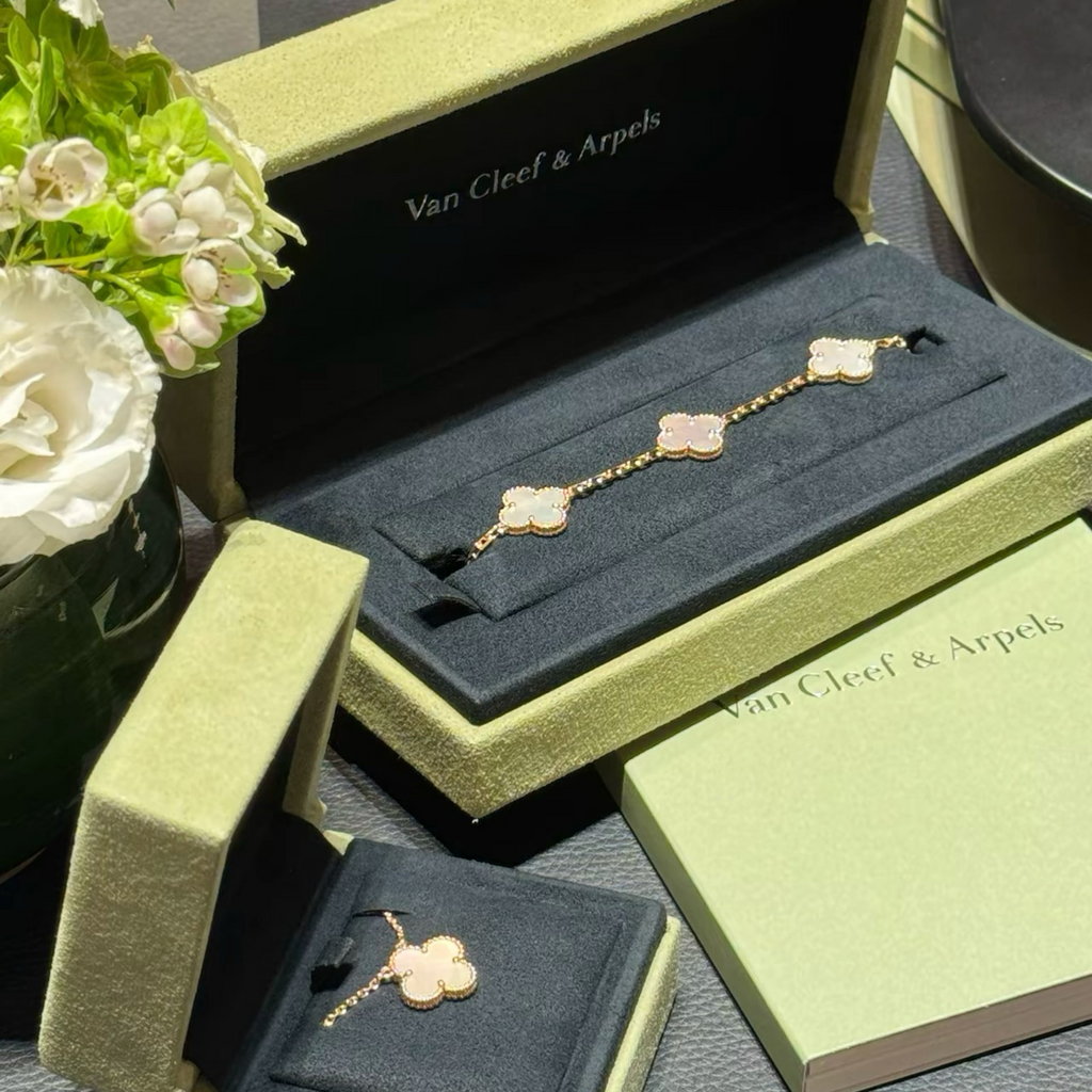 Pre-owned Van Cleef & Arpels Vintage Alhambra collection White mother of Pearl clover 5-motif bracelet