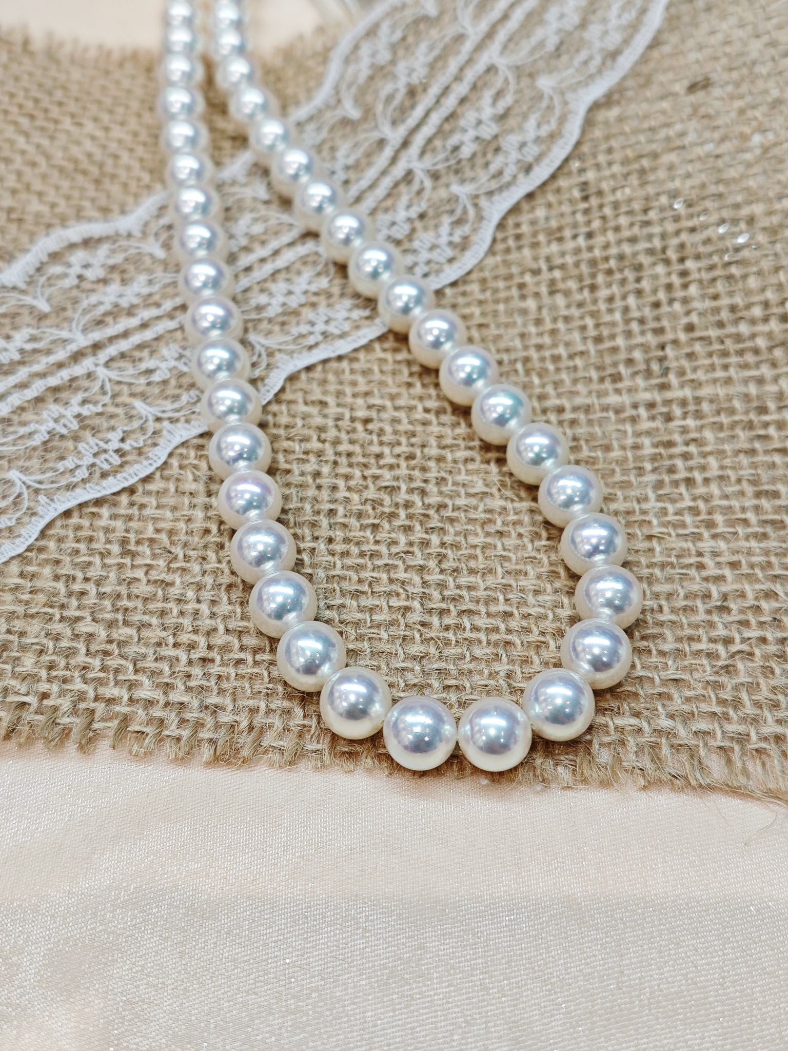 Akoya Hanadama 8.0–8.5 mm pearl necklace detail