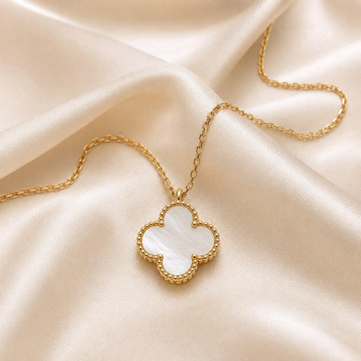Van Cleef & Arpels jewelry collection